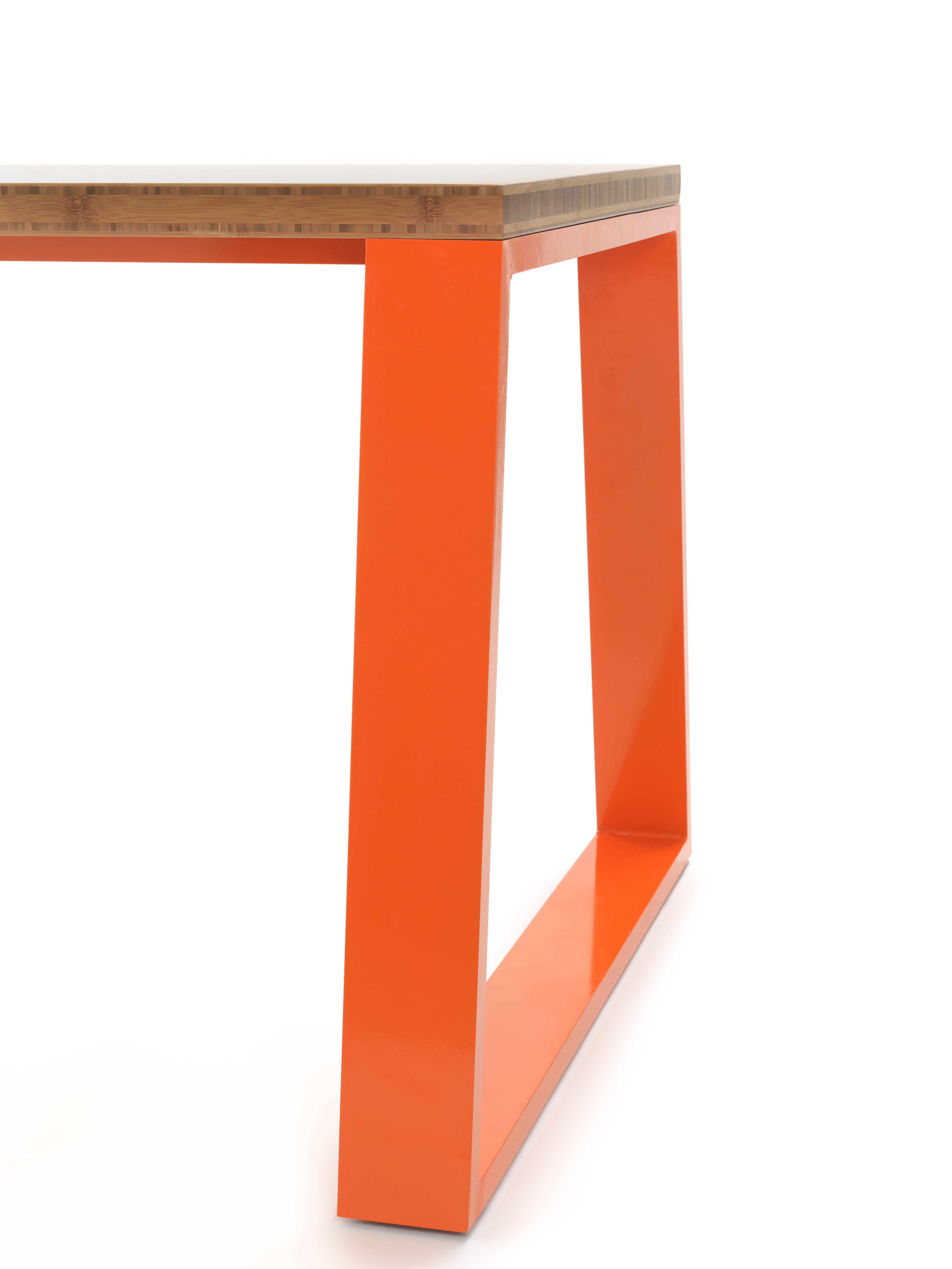 Оранжевый столик. Обеденный стол Ньюман. Ножки для стола из бамбука.